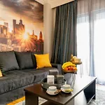 Corona Deluxe Apt.