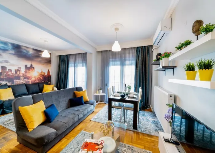 Corona Deluxe Apt.