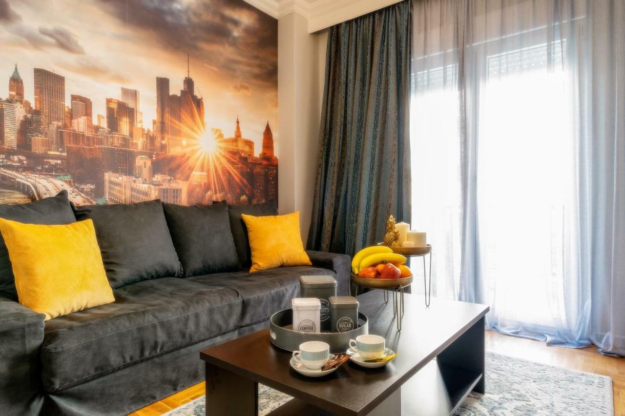 Deluxe Apt. *